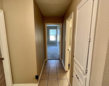 1101 Forest Oaks Path - Photo Thumbnail 9