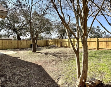 1101 Forest Oaks Path - Photo Thumbnail 18