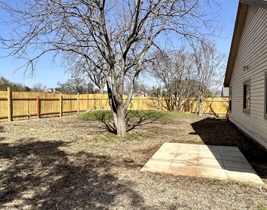 1101 Forest Oaks Path - Photo Thumbnail 16