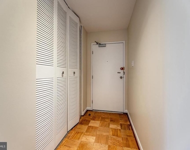 10648 Montrose Avenue - Photo Thumbnail 5
