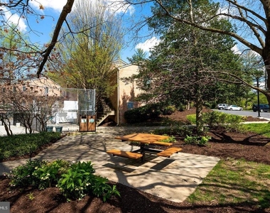 10648 Montrose Avenue - Photo Thumbnail 13