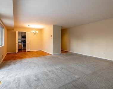 10648 Montrose Avenue - Photo Thumbnail 4