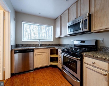10648 Montrose Avenue - Photo Thumbnail 2