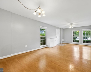 7919 Foxcrest Court - Photo Thumbnail 10