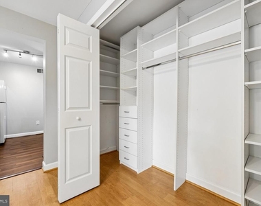 7919 Foxcrest Court - Photo Thumbnail 13