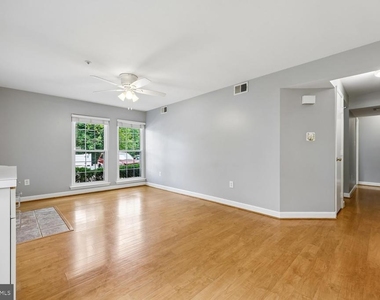 7919 Foxcrest Court - Photo Thumbnail 6