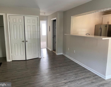11767 Carriage House Drive - Photo Thumbnail 2