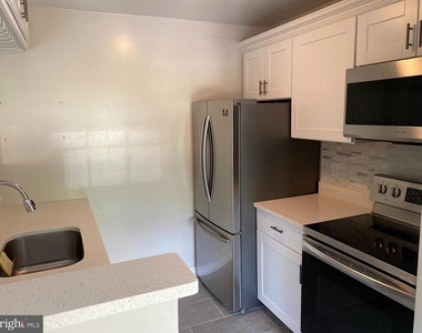 11767 Carriage House Drive - Photo Thumbnail 8