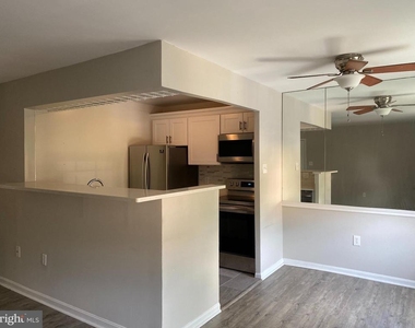 11767 Carriage House Drive - Photo Thumbnail 6