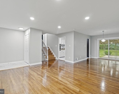 1110 Chiswell Lane - Photo Thumbnail 6