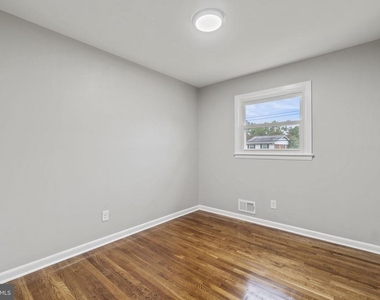 1110 Chiswell Lane - Photo Thumbnail 15