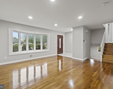 1110 Chiswell Lane - Photo Thumbnail 1