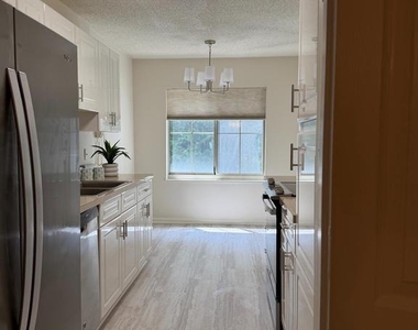 14809 Pennfield Circle - Photo Thumbnail 2