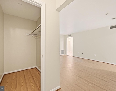 2505 Mcveary Court - Photo Thumbnail 1