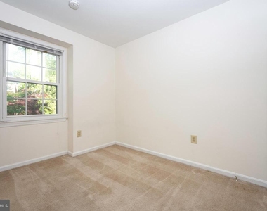 6705 Surreywood Lane - Photo Thumbnail 19