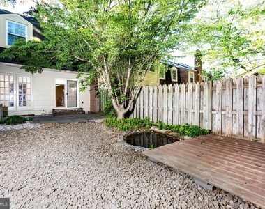 6705 Surreywood Lane - Photo Thumbnail 9