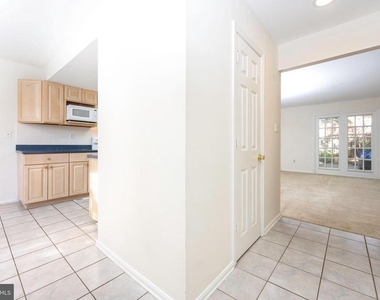 6705 Surreywood Lane - Photo Thumbnail 11