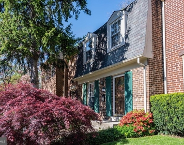 6705 Surreywood Lane - Photo Thumbnail 25