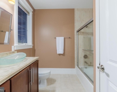 9715 Singleton Drive - Photo Thumbnail 14