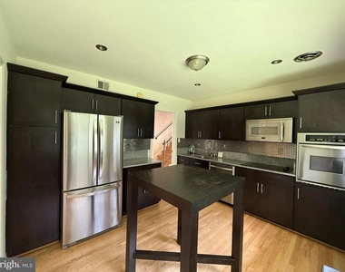 9209 E Parkhill Drive - Photo Thumbnail 3