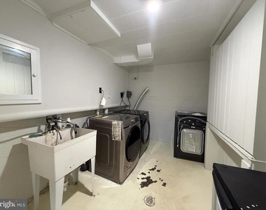 9209 E Parkhill Drive - Photo Thumbnail 18
