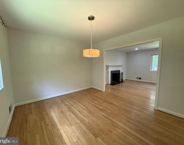 9209 E Parkhill Drive - Photo Thumbnail 11