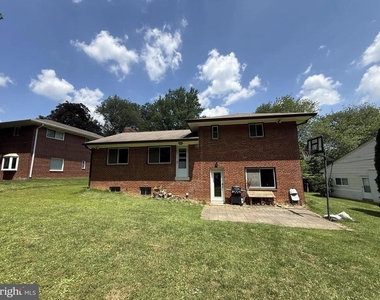 9209 E Parkhill Drive - Photo Thumbnail 1