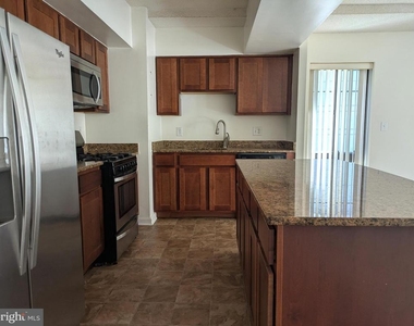 7915 Eastern Avenue - Photo Thumbnail 7
