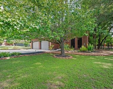 222 Primrose Dr - Photo Thumbnail 1