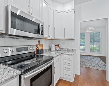 222 Primrose Dr - Photo Thumbnail 11