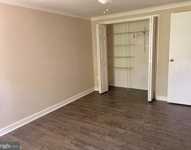 118 Middle Point Court - Photo Thumbnail 15