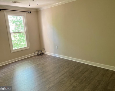 118 Middle Point Court - Photo Thumbnail 14