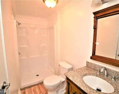 118 Middle Point Court - Photo Thumbnail 11