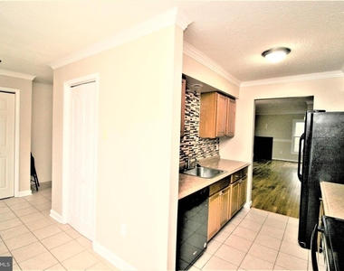 118 Middle Point Court - Photo Thumbnail 5