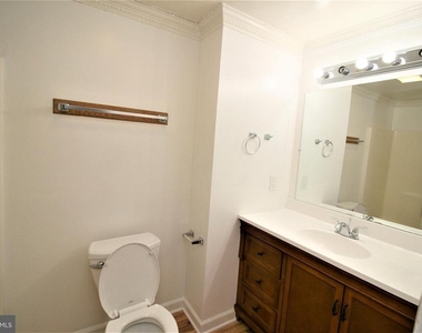 118 Middle Point Court - Photo Thumbnail 17
