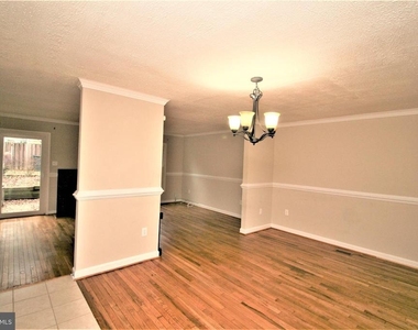 118 Middle Point Court - Photo Thumbnail 3
