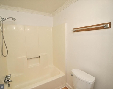118 Middle Point Court - Photo Thumbnail 18