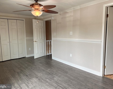118 Middle Point Court - Photo Thumbnail 10