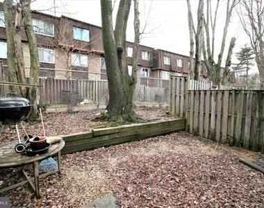 118 Middle Point Court - Photo Thumbnail 23