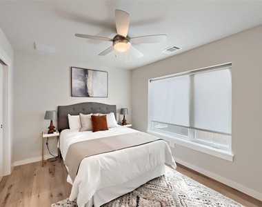 2301 Bluebonnet Ln - Photo Thumbnail 5