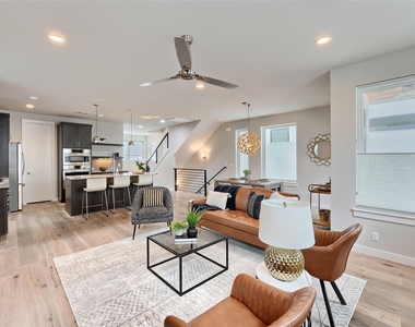2301 Bluebonnet Ln - Photo Thumbnail 8