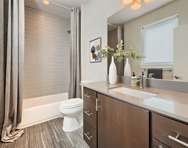 2301 Bluebonnet Ln - Photo Thumbnail 26
