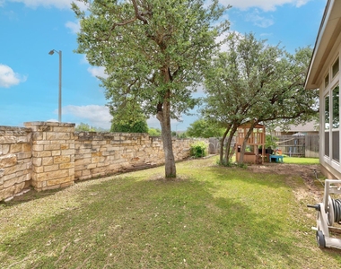 2424 Orchard Way - Photo Thumbnail 31