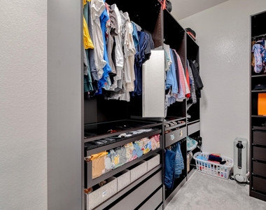2424 Orchard Way - Photo Thumbnail 16