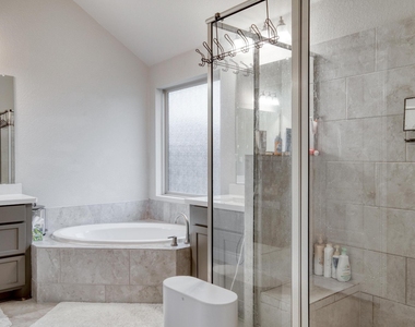 2424 Orchard Way - Photo Thumbnail 14