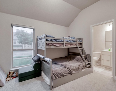 2424 Orchard Way - Photo Thumbnail 22