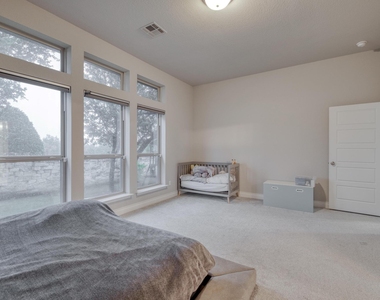 2424 Orchard Way - Photo Thumbnail 13