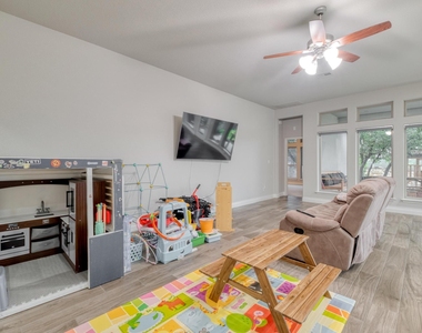 2424 Orchard Way - Photo Thumbnail 1
