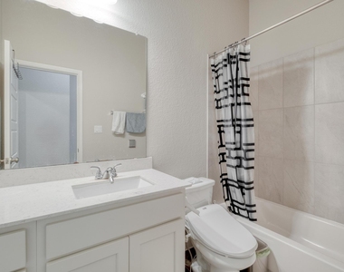2424 Orchard Way - Photo Thumbnail 21