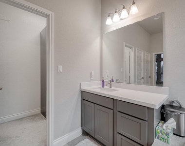 2424 Orchard Way - Photo Thumbnail 15